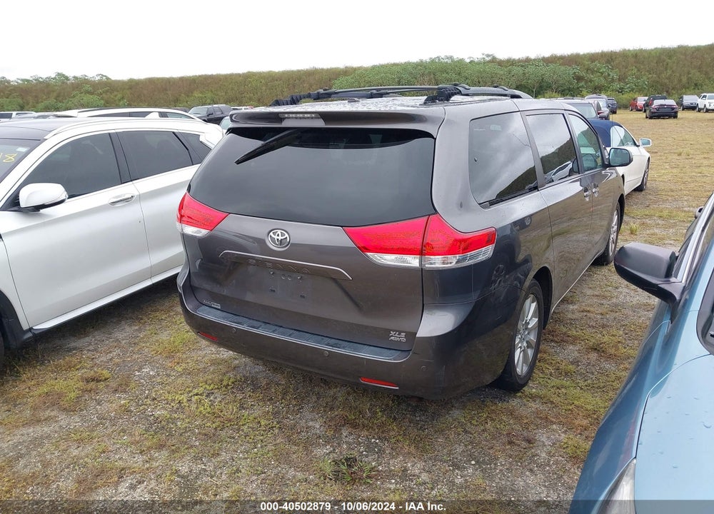 2013 TOYOTA SIENNA XLE 7 PASSENGER VIN: 5TDDK3DC5DS053541
