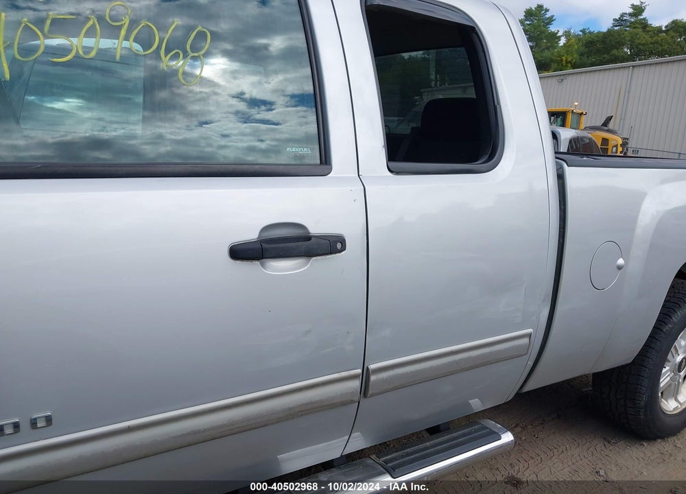 2013 CHEVROLET SILVERADO 1500 LT VIN: 1GCRKSE72DZ319310