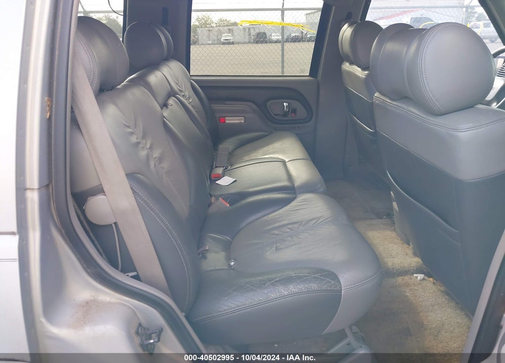2000 GMC YUKON DENALI VIN: 1GKEK63R7YR205596
