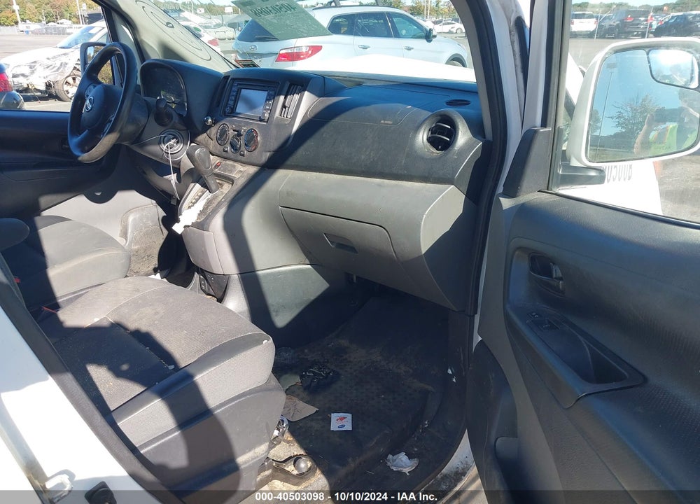 2015 NISSAN NV200 SV VIN: 3N6CM0KN1FK733604
