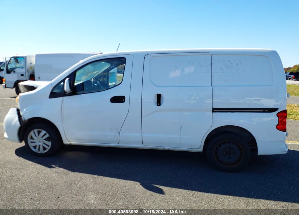 2015 NISSAN NV200 SV VIN: 3N6CM0KN1FK733604