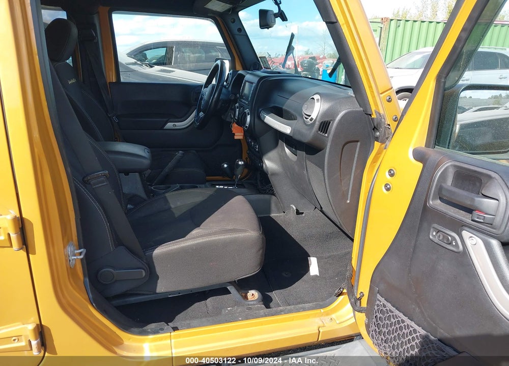 2014 JEEP WRANGLER UNLIMITED SAHARA VIN: 1C4BJWEG3EL183933