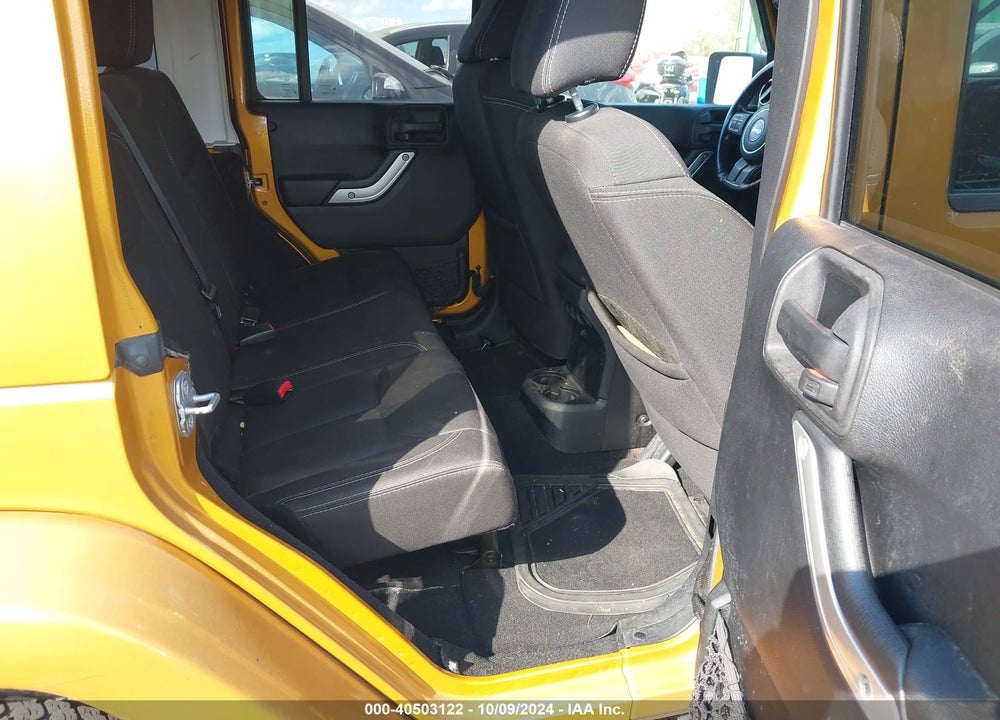2014 JEEP WRANGLER UNLIMITED SAHARA VIN: 1C4BJWEG3EL183933