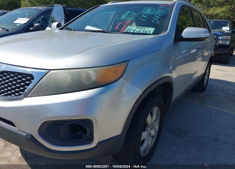 2011 KIA SORENTO LX VIN: 5XYKT3A10BG044909