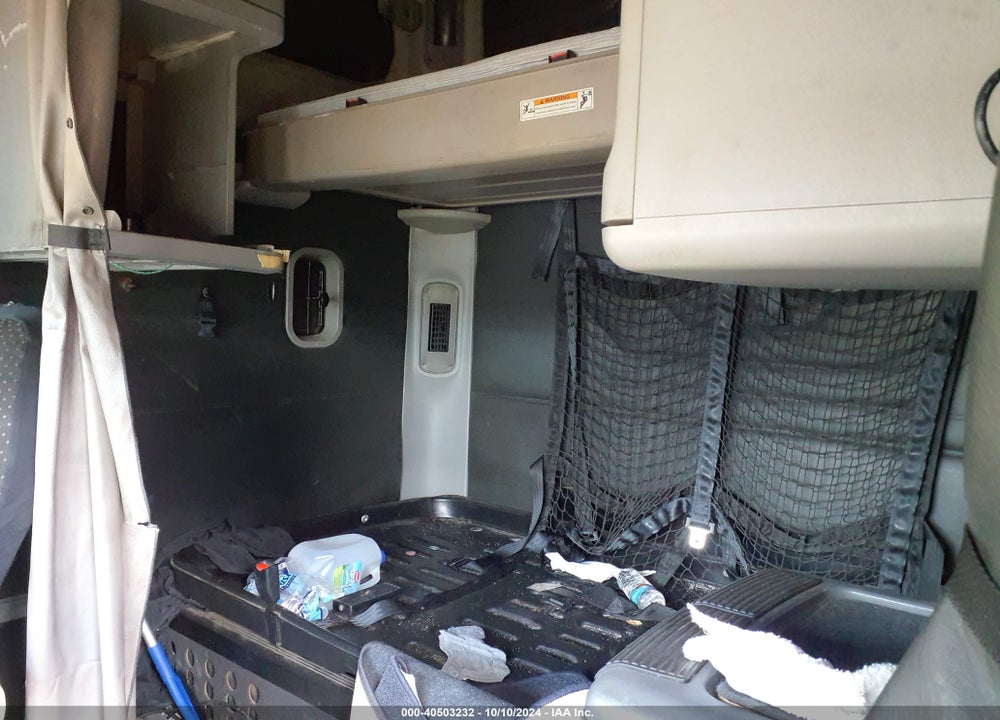 2006 FREIGHTLINER CONVENTIONAL ST120 VIN: 1FUJBBCG06LU70953