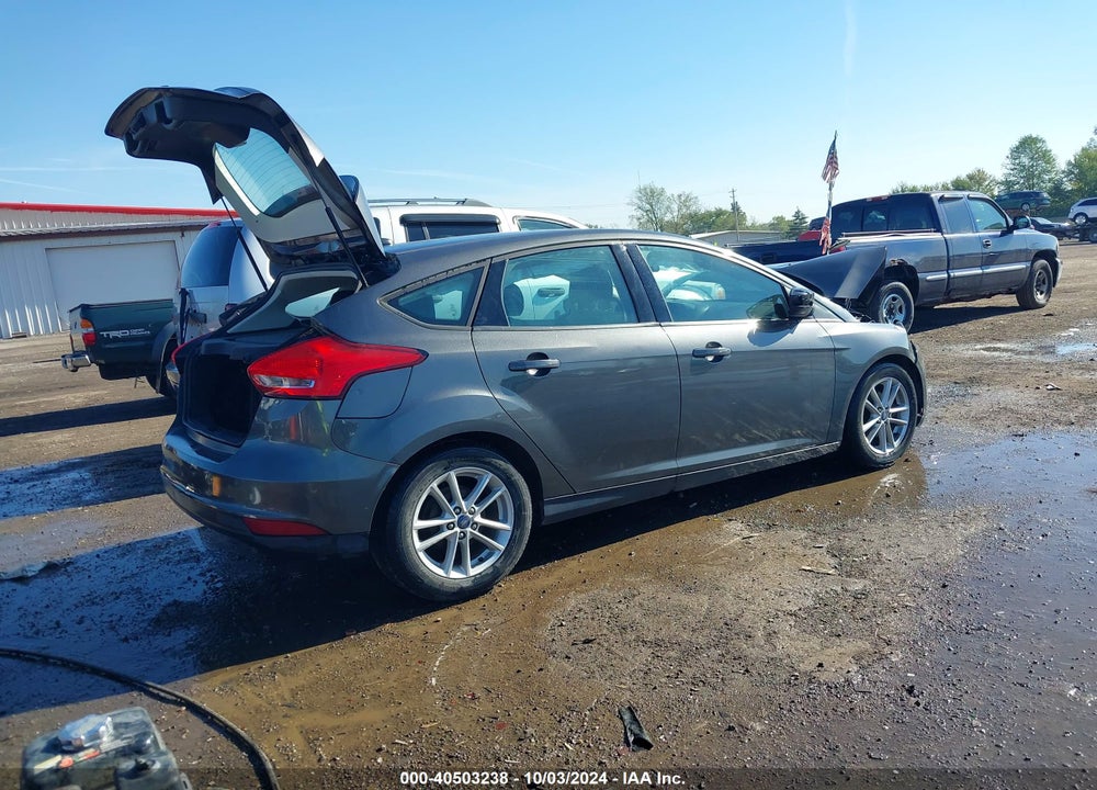 2017 FORD FOCUS SE VIN: 1FADP3K24HL258633