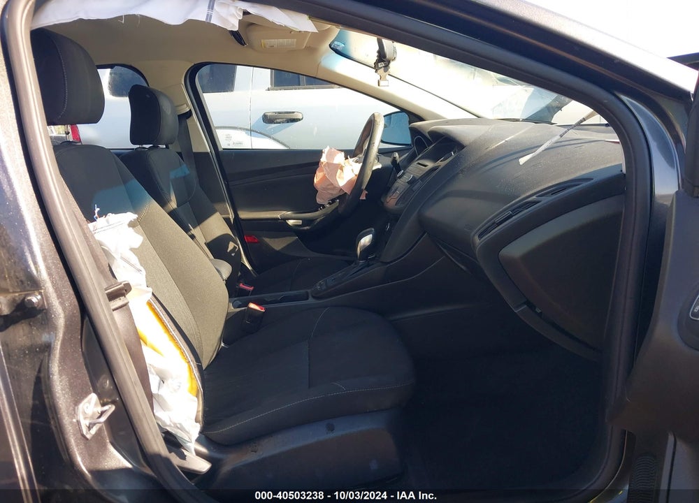 2017 FORD FOCUS SE VIN: 1FADP3K24HL258633