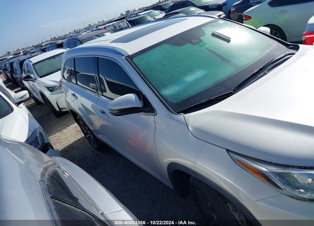 2019 TOYOTA HIGHLANDER XLE VIN: 5TDKZRFHXKS565694