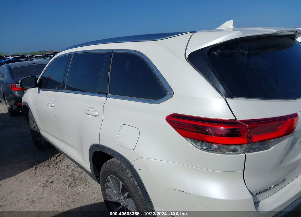 2019 TOYOTA HIGHLANDER XLE VIN: 5TDKZRFHXKS565694