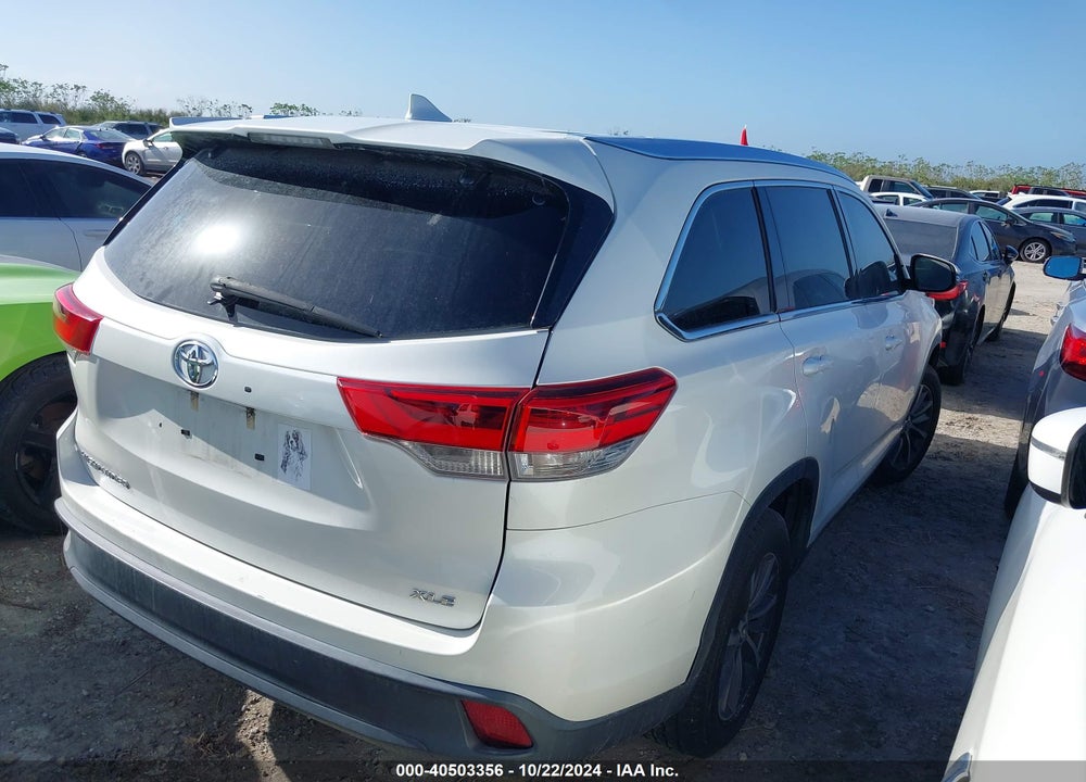 2019 TOYOTA HIGHLANDER XLE VIN: 5TDKZRFHXKS565694
