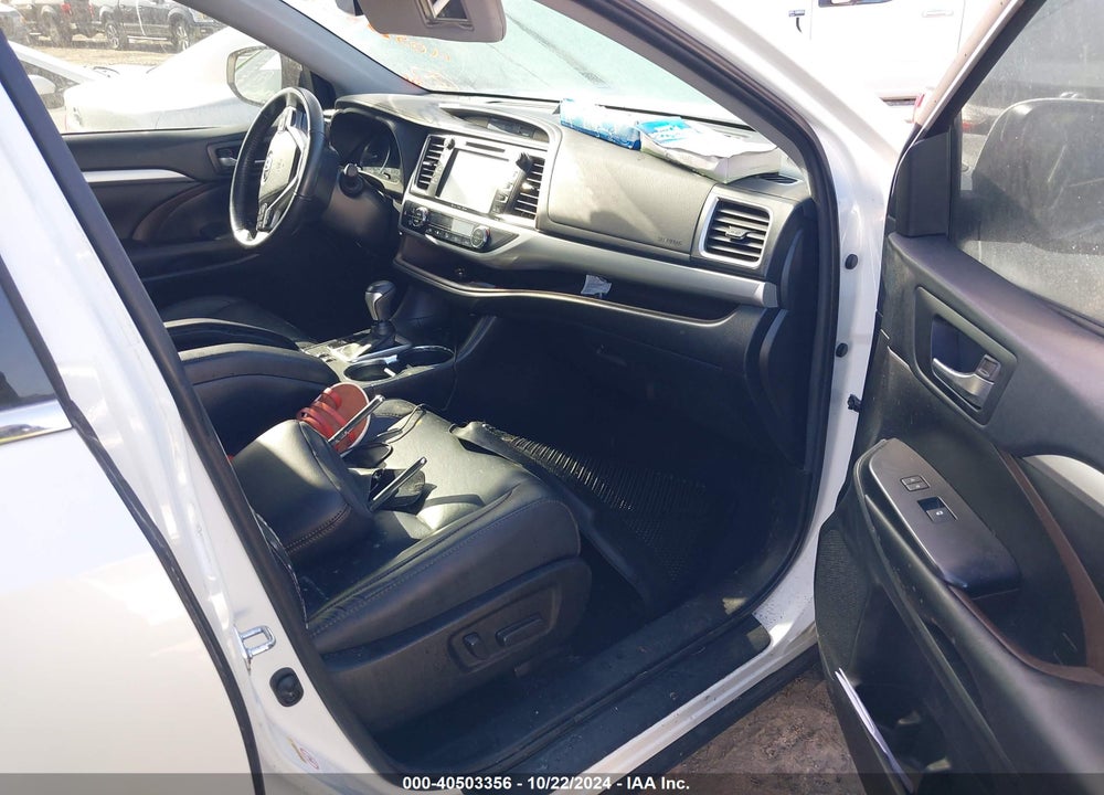 2019 TOYOTA HIGHLANDER XLE VIN: 5TDKZRFHXKS565694