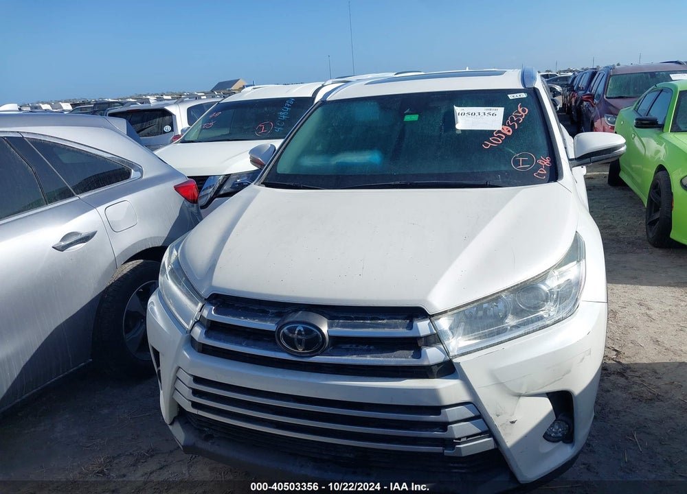 2019 TOYOTA HIGHLANDER XLE VIN: 5TDKZRFHXKS565694