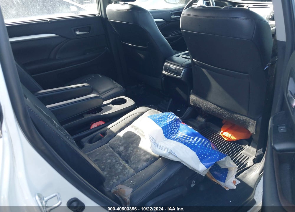 2019 TOYOTA HIGHLANDER XLE VIN: 5TDKZRFHXKS565694