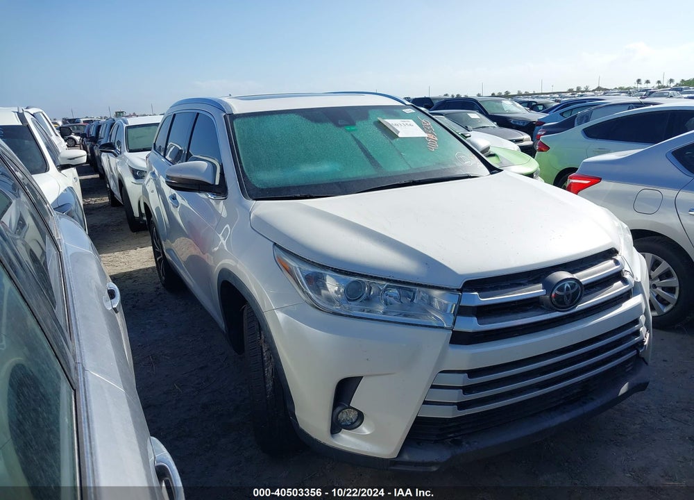 2019 TOYOTA HIGHLANDER XLE VIN: 5TDKZRFHXKS565694