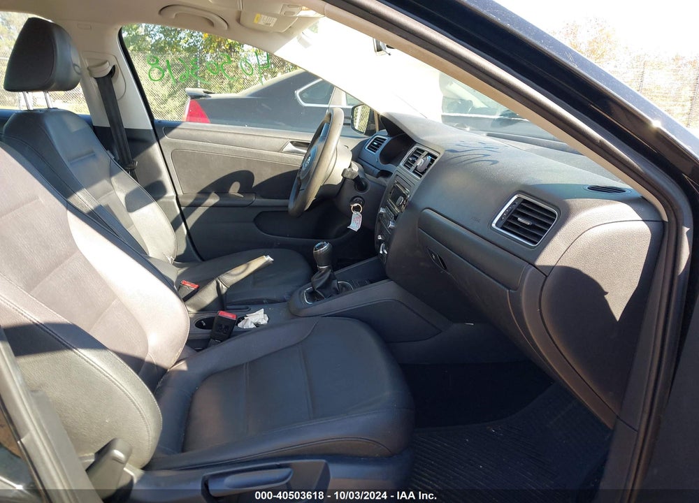 2012 VOLKSWAGEN JETTA 2.5L SE VIN: 3VWBP7AJ5CM111811