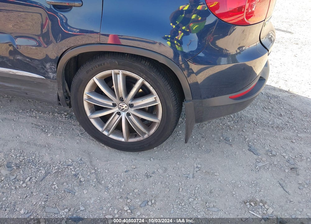2013 VOLKSWAGEN TIGUAN SE VIN: WVGAV7AX7DW556976