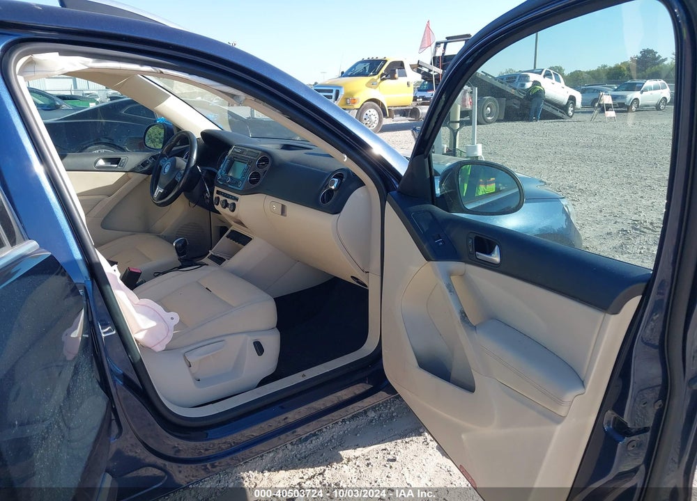 2013 VOLKSWAGEN TIGUAN SE VIN: WVGAV7AX7DW556976