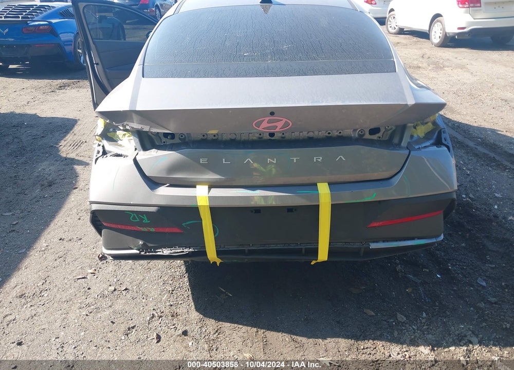 2024 HYUNDAI ELANTRA SEL VIN: KMHLM4DG8RU734581