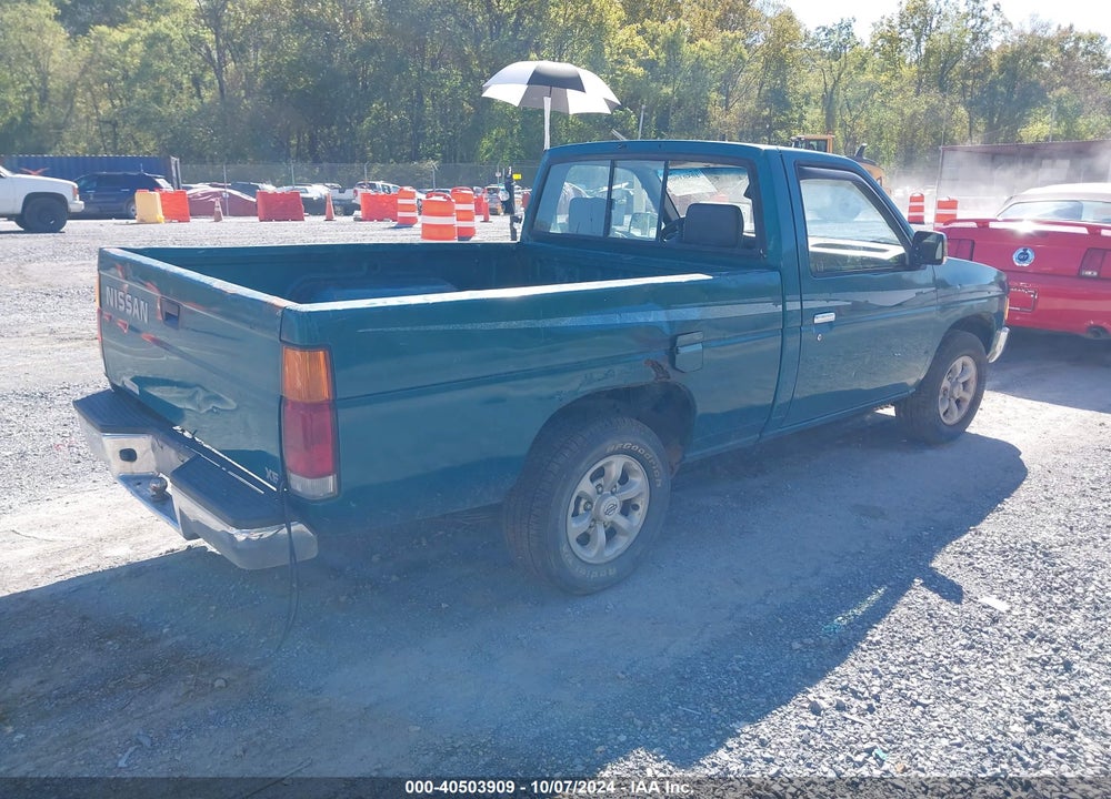 1996 NISSAN TRUCK XE VIN: 1N6SD11S6TC381842