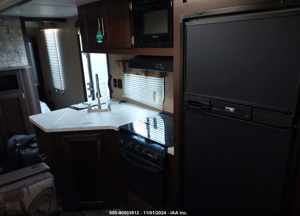 2017 FOREST RIVER CHEROKEE VIN: 4X4TCKE26HX125351