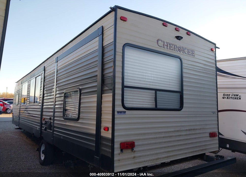 2017 FOREST RIVER CHEROKEE VIN: 4X4TCKE26HX125351