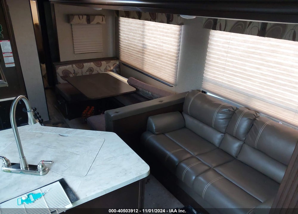 2017 FOREST RIVER CHEROKEE VIN: 4X4TCKE26HX125351