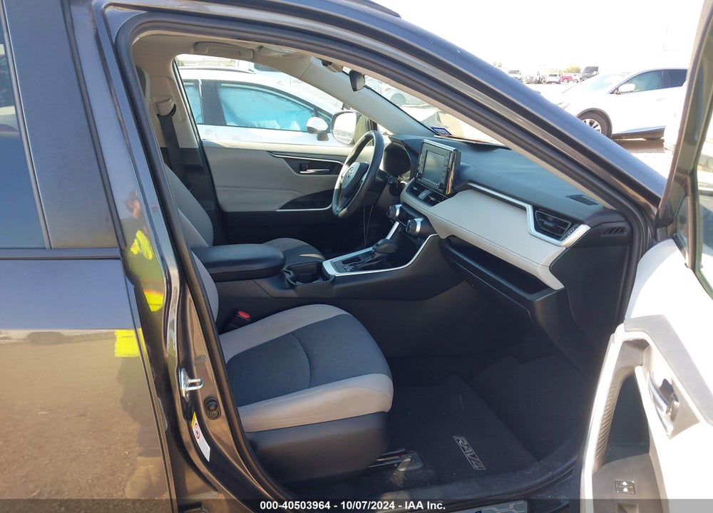 2019 TOYOTA RAV4 XLE VIN: 2T3W1RFV4KW006297