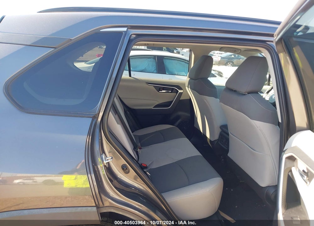 2019 TOYOTA RAV4 XLE VIN: 2T3W1RFV4KW006297