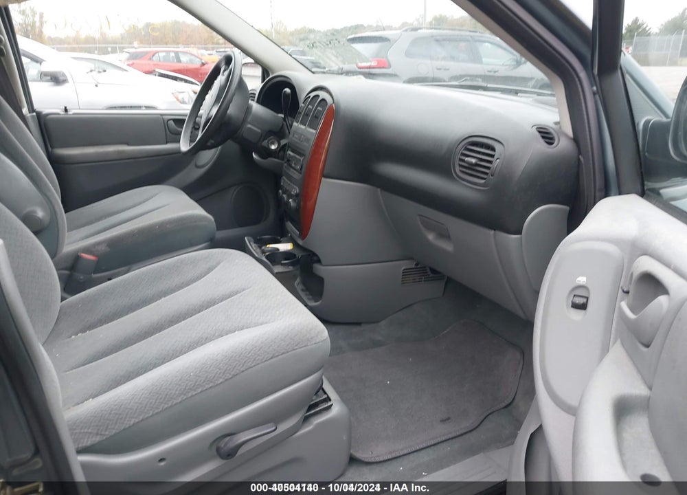 2005 CHRYSLER TOWN & COUNTRY VIN: 1C4GP45R85B379964