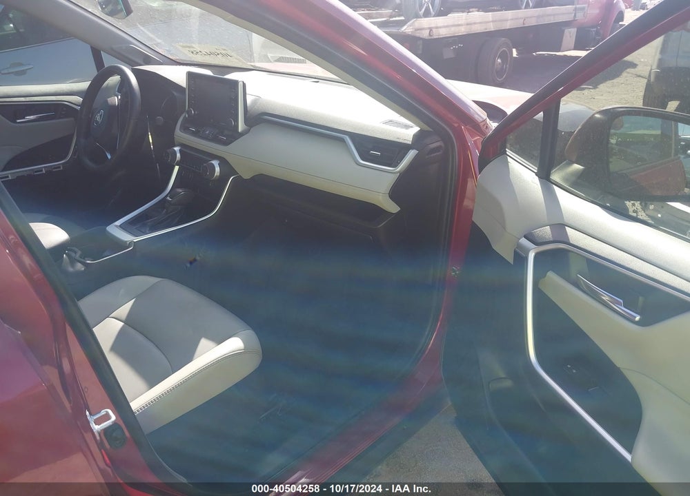 2019 TOYOTA RAV4 XLE PREMIUM VIN: 2T3C1RFV6KW045458