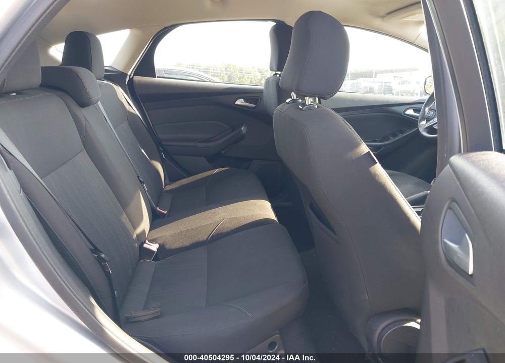 2015 FORD FOCUS SE VIN: 1FADP3K26FL249445