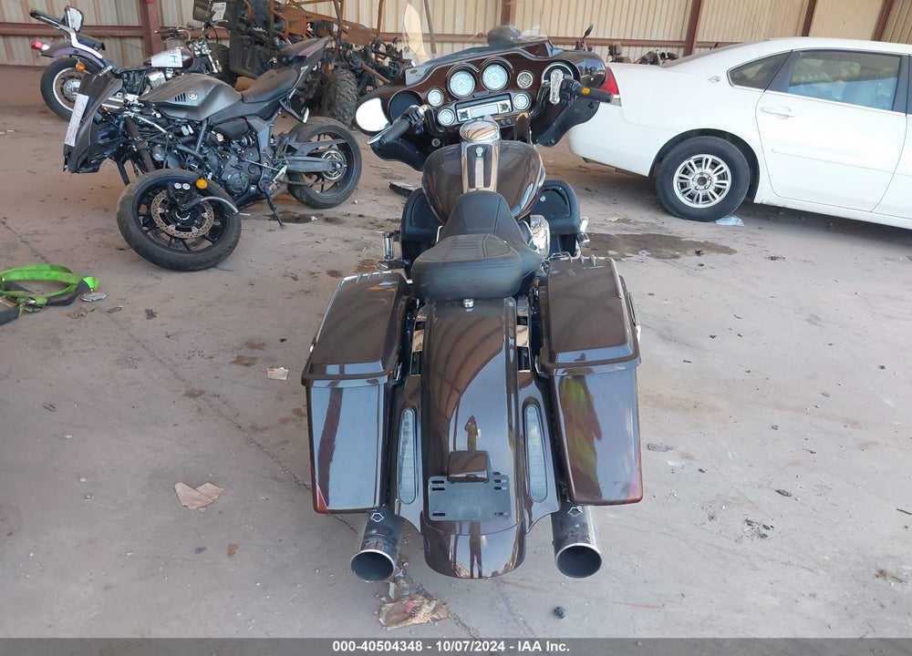 2011 HARLEY-DAVIDSON FLHTK VIN: 1HD1KEM18BB653342