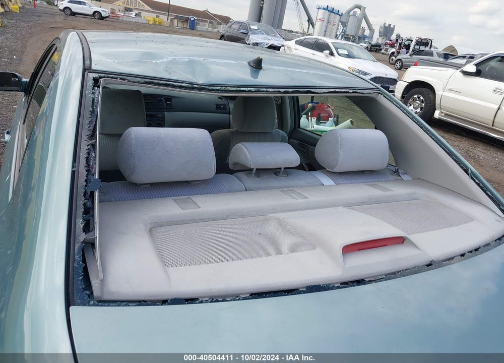 2005 TOYOTA COROLLA LE VIN: 2T1BR32E95C502852