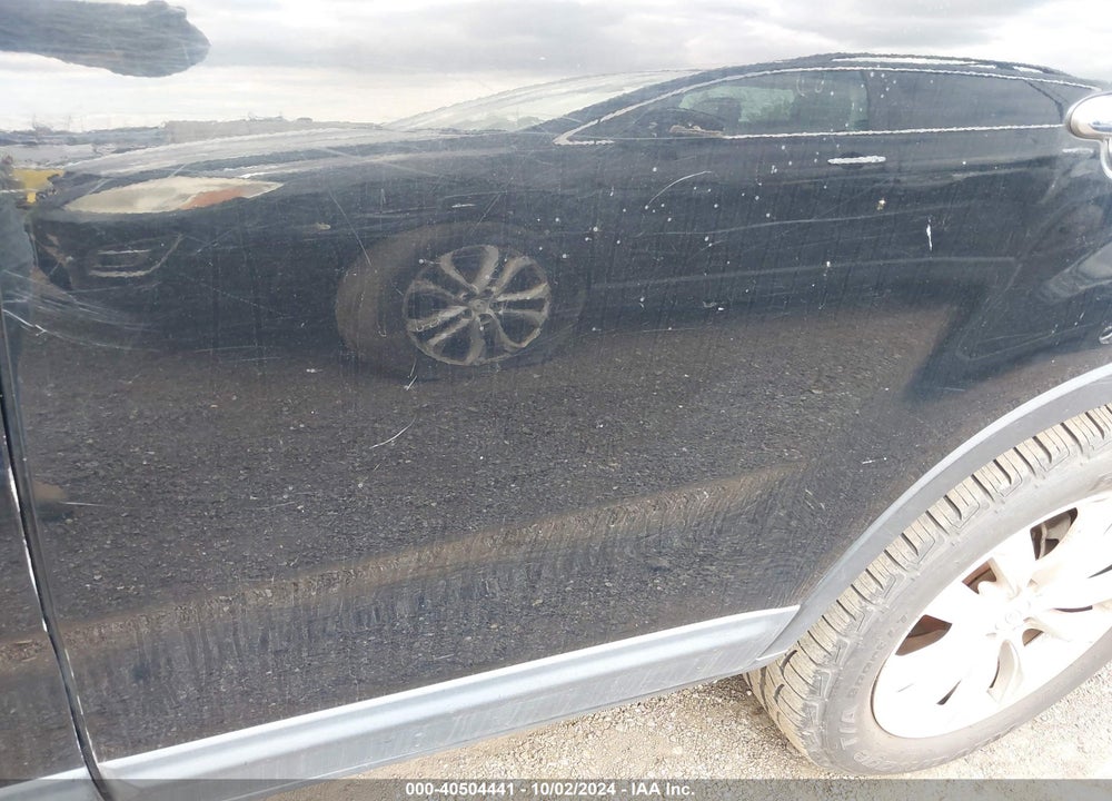 2011 KIA SORENTO LX V6 VIN: 5XYKT4A2XBG172640