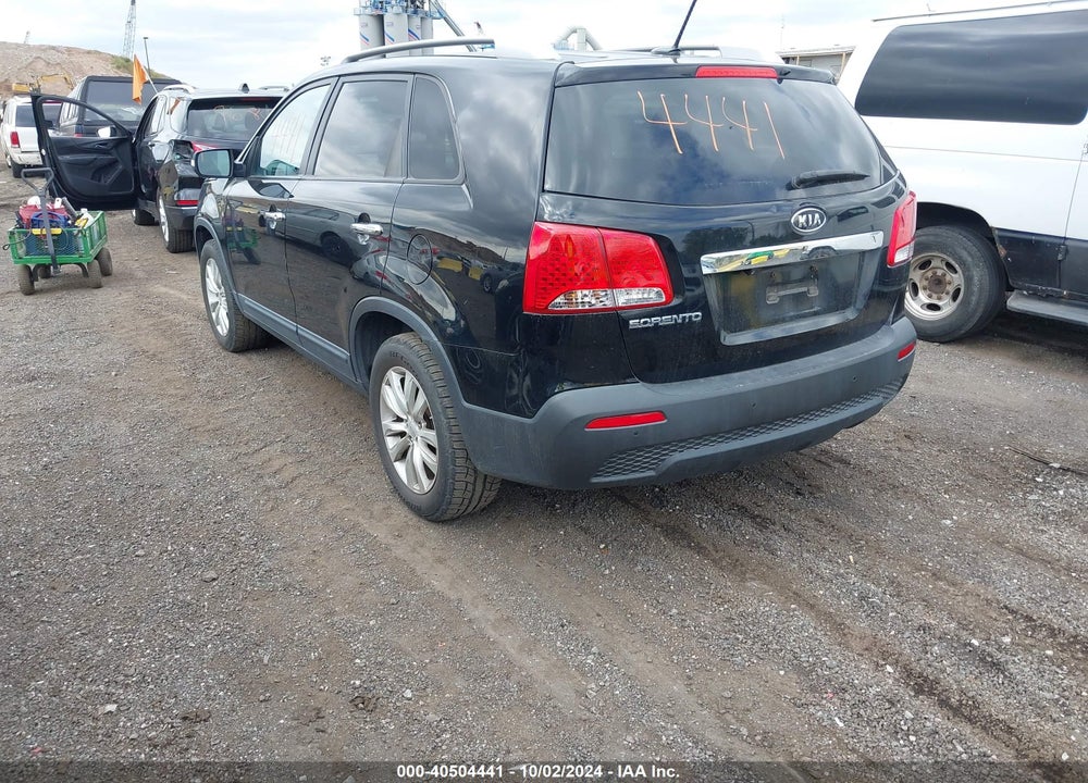 2011 KIA SORENTO LX V6 VIN: 5XYKT4A2XBG172640