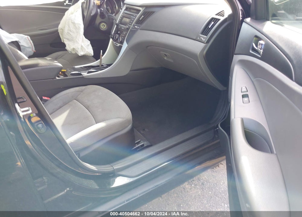 2014 HYUNDAI SONATA GLS VIN: 5NPEB4AC3EH858220