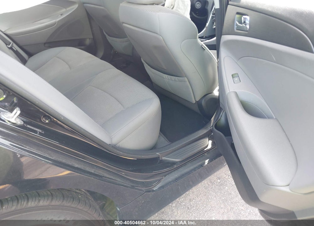 2014 HYUNDAI SONATA GLS VIN: 5NPEB4AC3EH858220