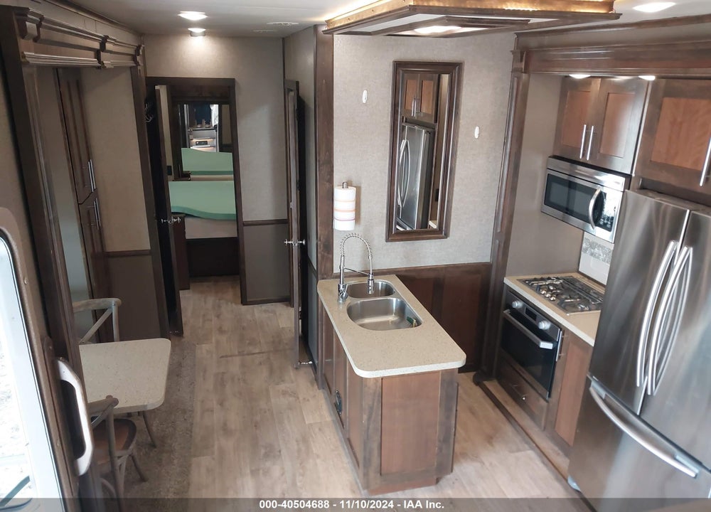 2018 VANLEIGH VILANO TRAVEL TRAILER VIN: 7HHFC4029JV006503