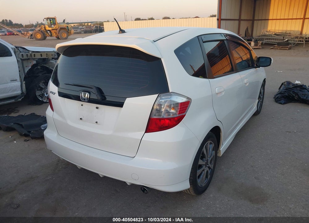 2012 HONDA FIT SPORT VIN: JHMGE8H52CC000582