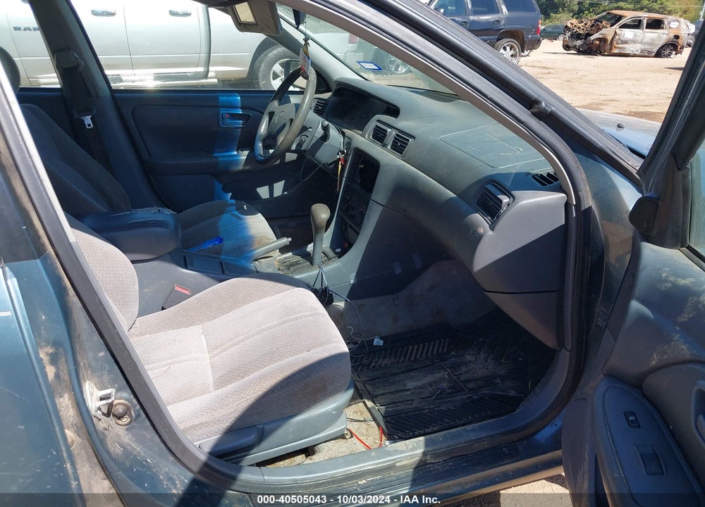 2000 TOYOTA CAMRY LE VIN: JT2BG22K6Y0433017
