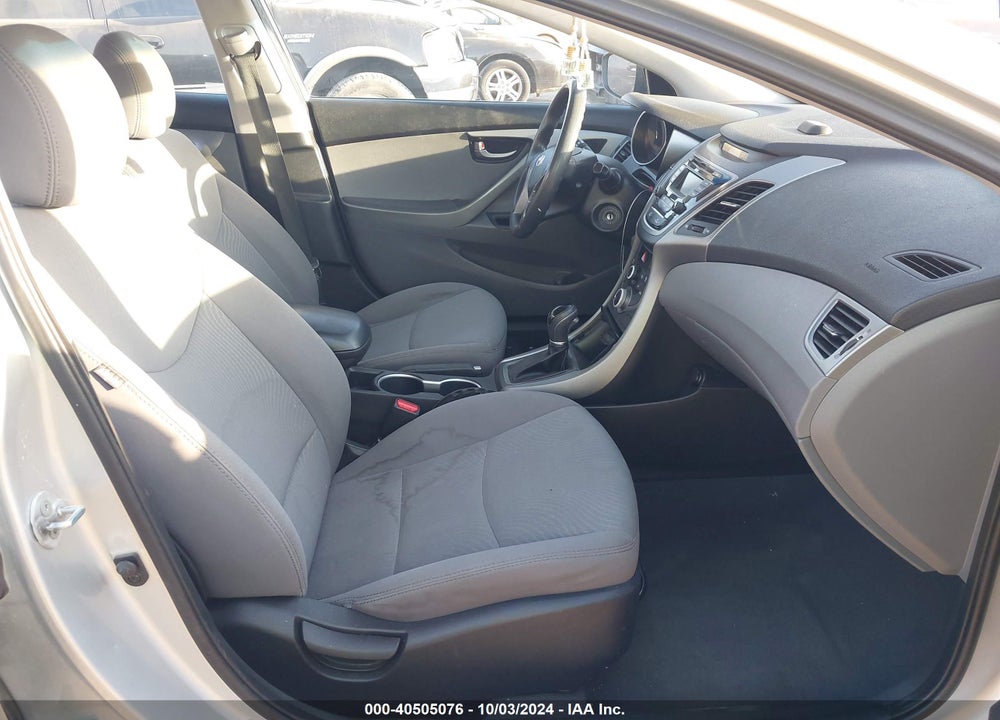 2016 HYUNDAI ELANTRA SE VIN: 5NPDH4AE8GH669738