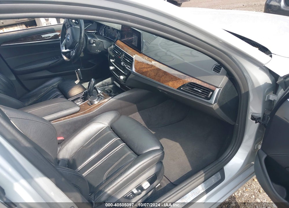 2019 BMW 530I XDRIVE VIN: WBAJA7C55KWW02584