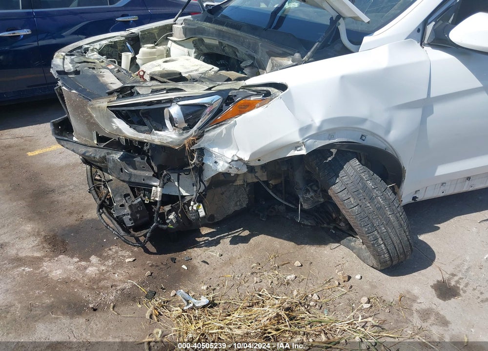 2017 HYUNDAI SANTA FE SPORT 2.4L VIN: 5NMZT3LB8HH026564