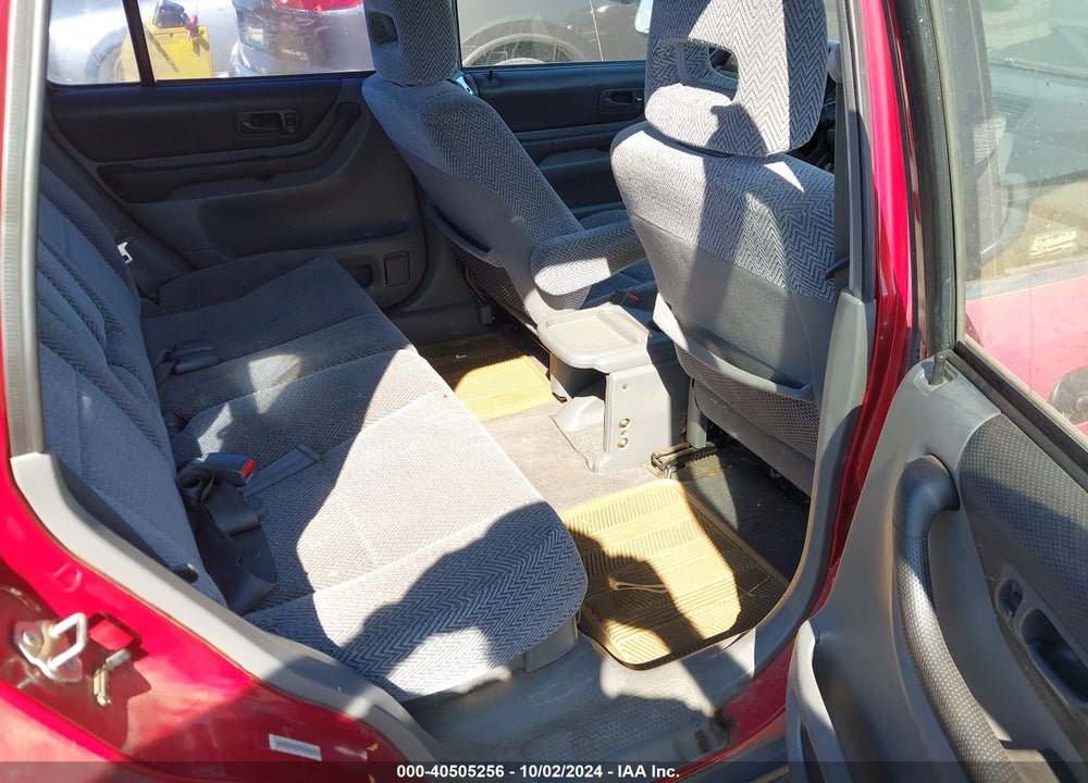 1998 HONDA CR-V LX VIN: JHLRD1843WC061992