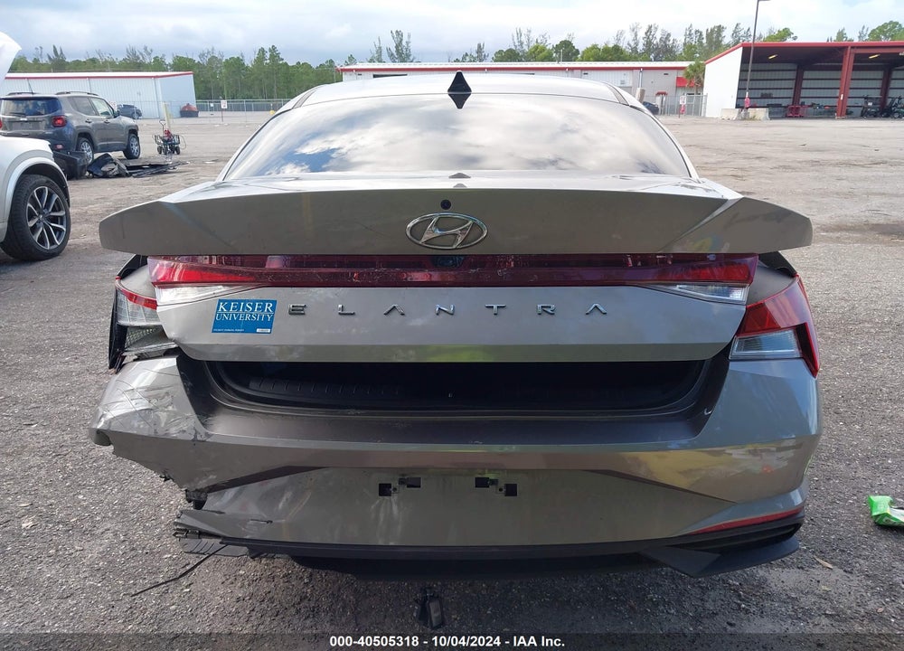 2022 HYUNDAI ELANTRA VIN: KMHLM4AG8NU352369
