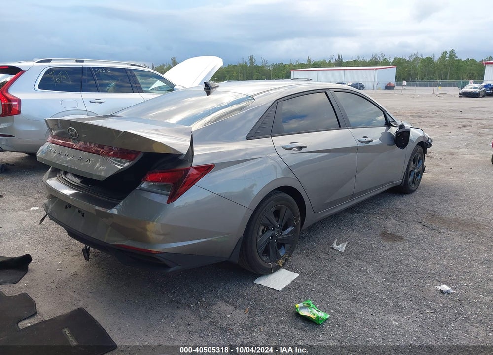 2022 HYUNDAI ELANTRA VIN: KMHLM4AG8NU352369