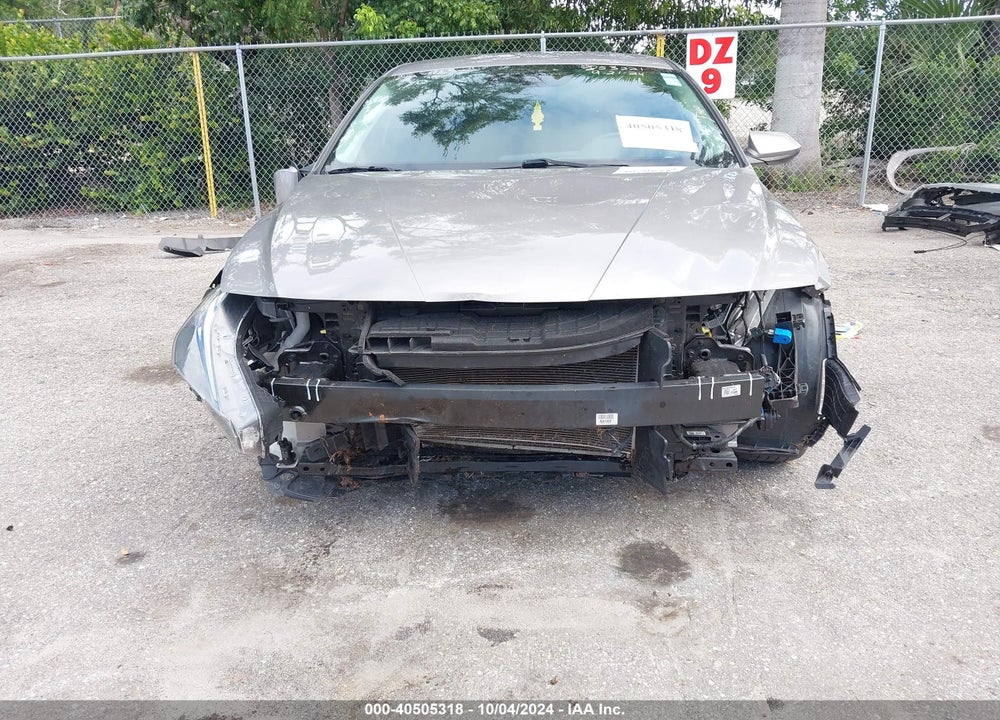 2022 HYUNDAI ELANTRA VIN: KMHLM4AG8NU352369