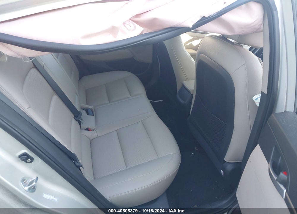 2017 HYUNDAI ELANTRA LIMITED VIN: KMHD84LF9HU358490