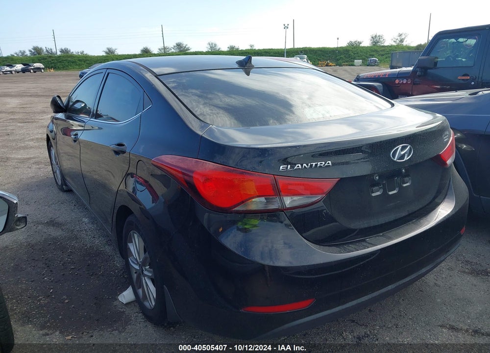 2015 HYUNDAI ELANTRA SE VIN: 5NPDH4AE3FH592548