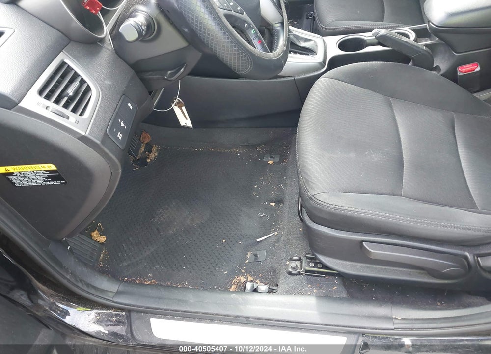 2015 HYUNDAI ELANTRA SE VIN: 5NPDH4AE3FH592548